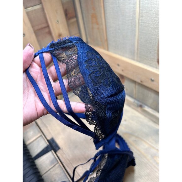 Victorias Secret Very Sexy Plunge Bra Blue Lace Strappy Detail Size 36C - Picture 8 of 8